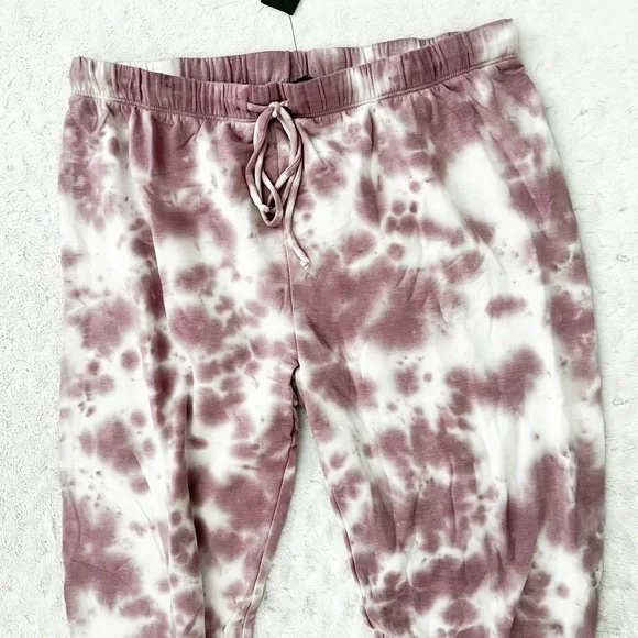 NWT- LULU’S Cozy Livin’ Vintage Berry/White Tie Dye Joggers - Picture 5 of 12